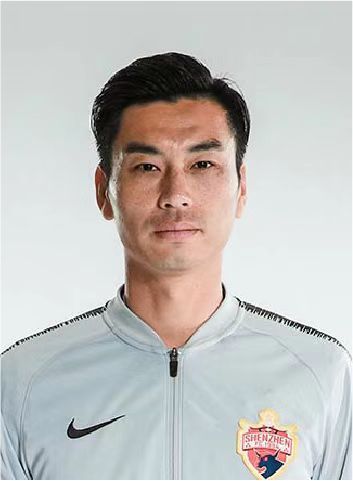 教室吻着她湿漉漉的私密之处视频